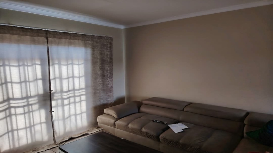 2 Bedroom Property for Sale in Vaalpark Free State